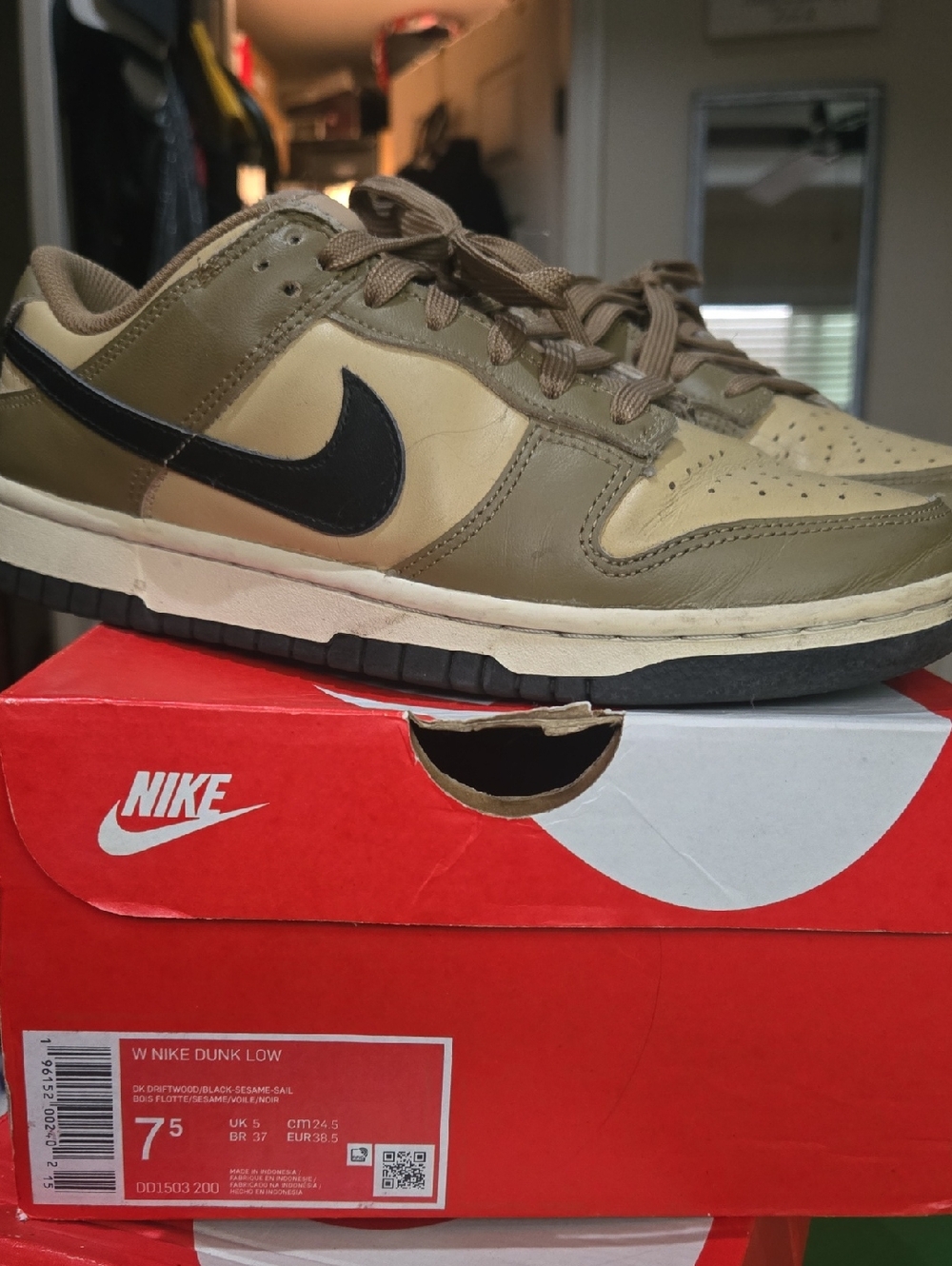 Nike Dunk Low Dark Driftwood Brown-black-sesame-sail Womens